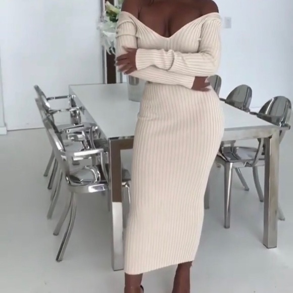 Hera Collection Dresses & Skirts - ‼️ Nude Sweater Maxi Dress